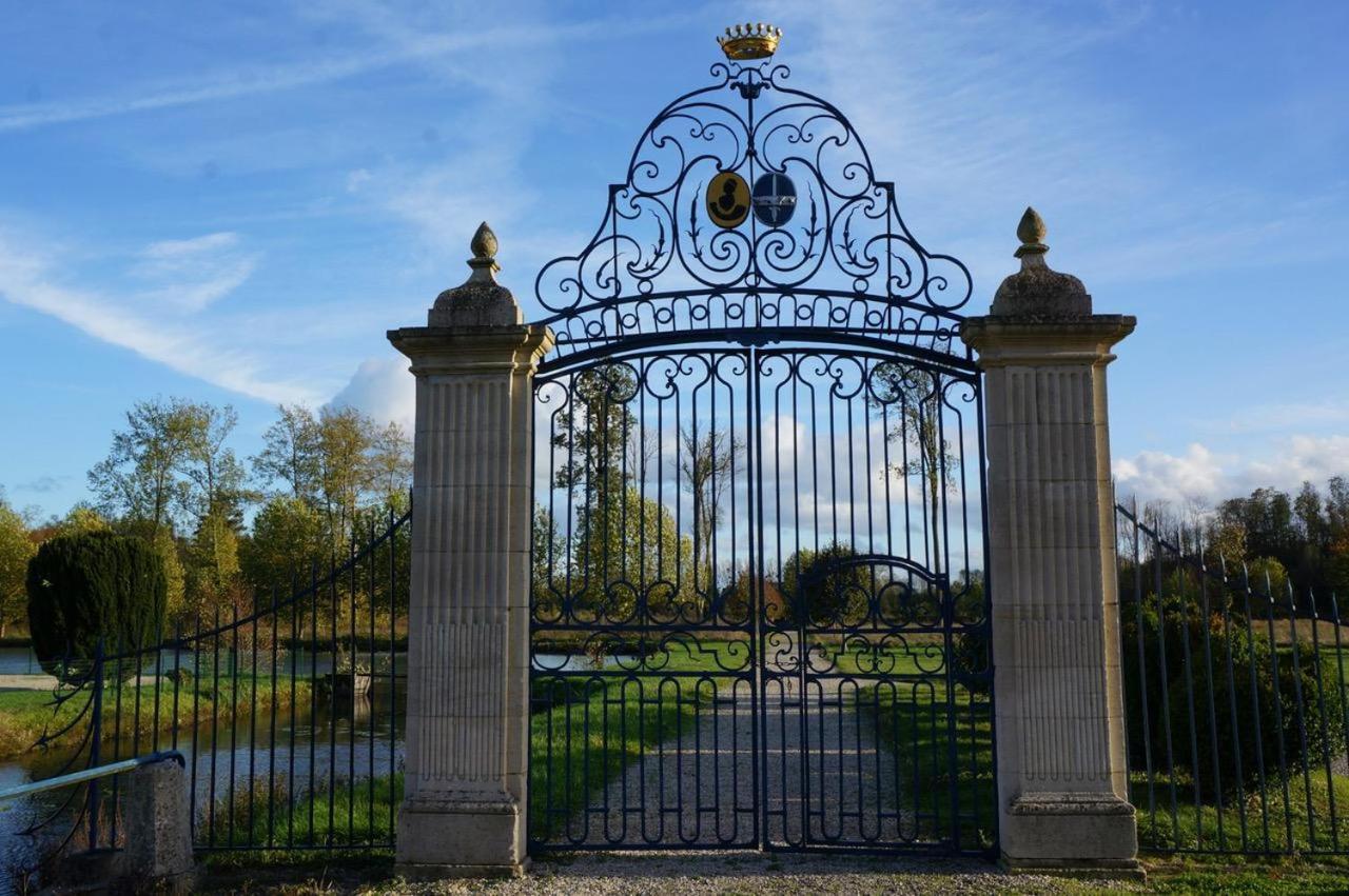 Chateau De Vitry-La-Ville 외부 사진