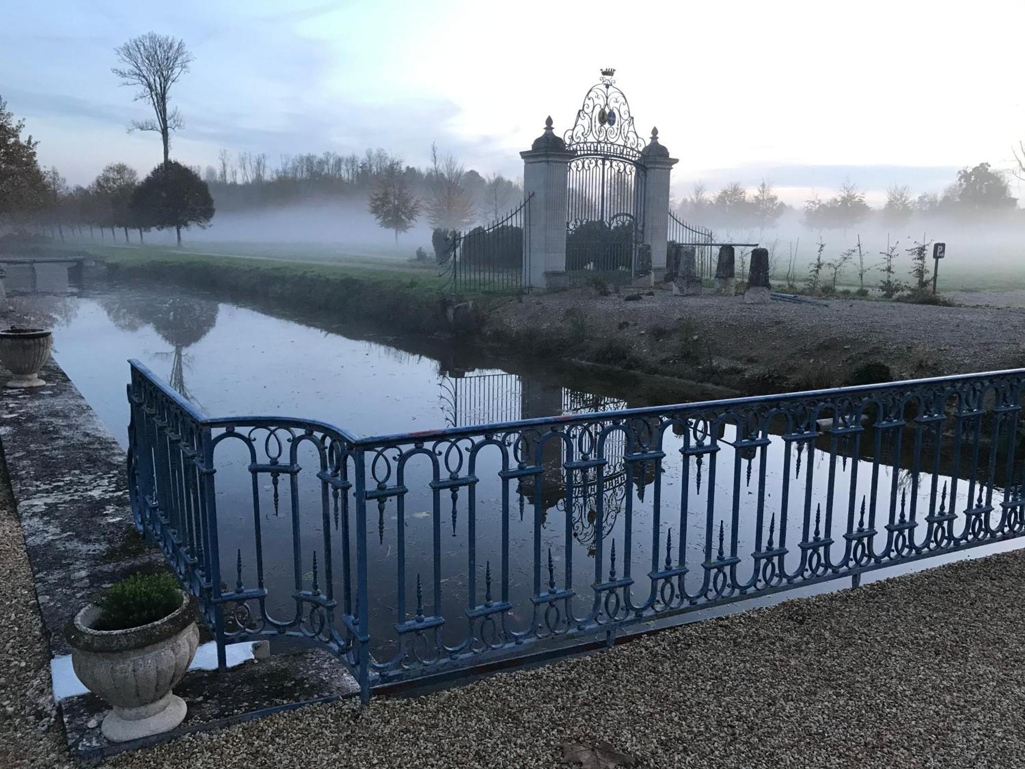 Chateau De Vitry-La-Ville 외부 사진